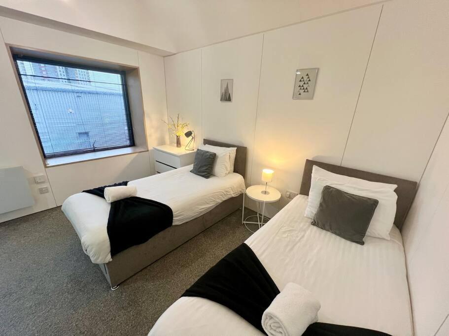 Large Townhouse 5 Beds With Two Parking Spaces - Manchester City Centre Kültér fotó