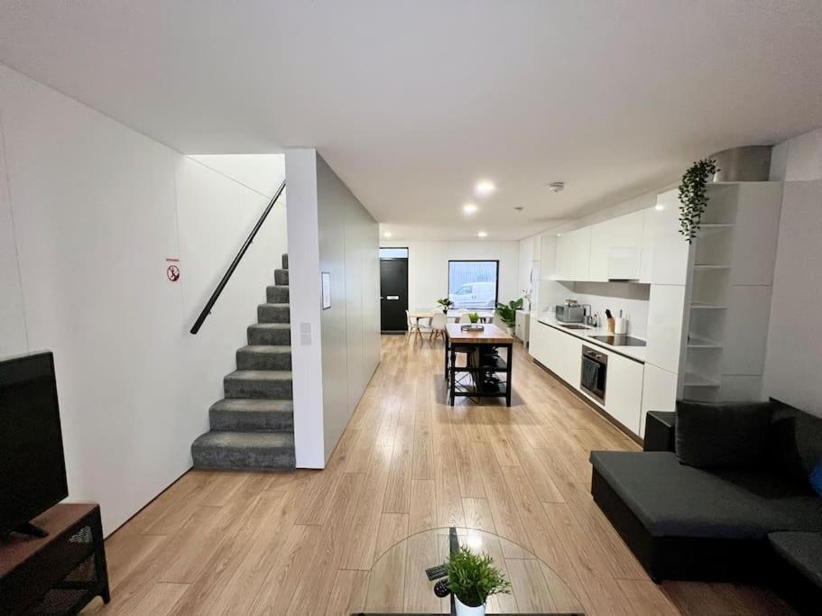 Large Townhouse 5 Beds With Two Parking Spaces - Manchester City Centre Kültér fotó