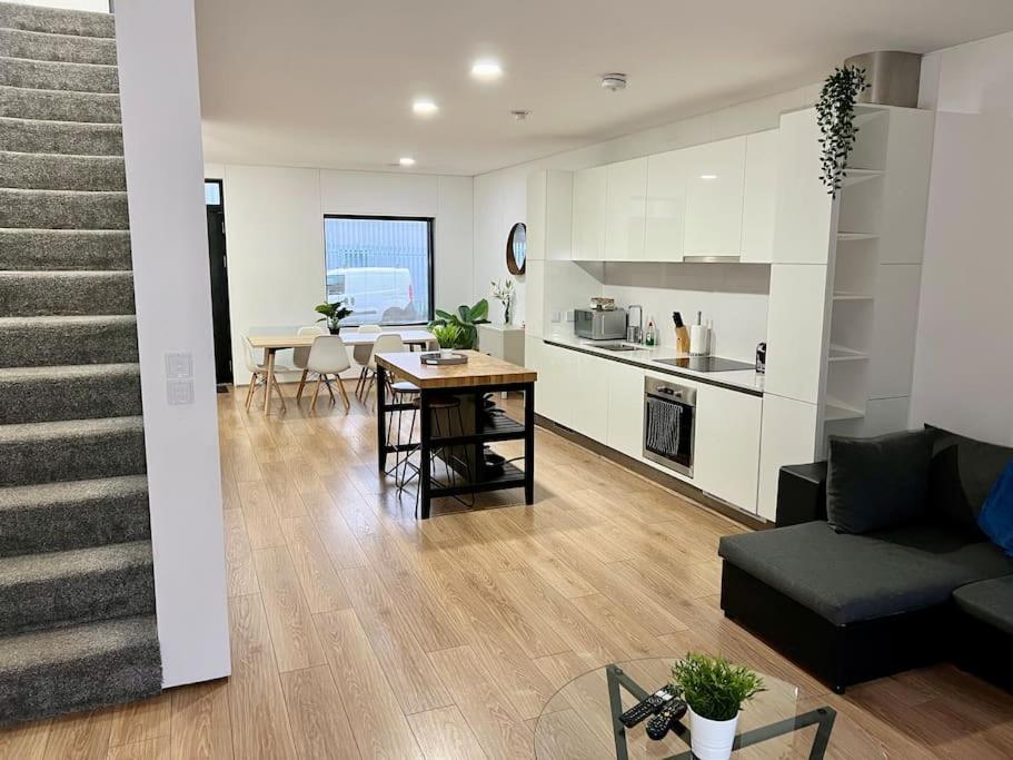 Large Townhouse 5 Beds With Two Parking Spaces - Manchester City Centre Kültér fotó